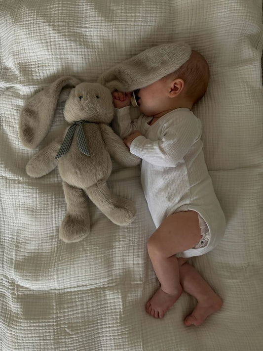 Pourquoi bébé transpire dans sa gigoteuse ?