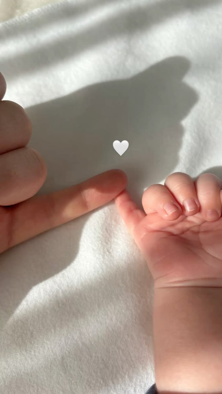 Pourquoi bébé ne dort pas la nuit ? Les vraies raisons (et comment y remédier)
